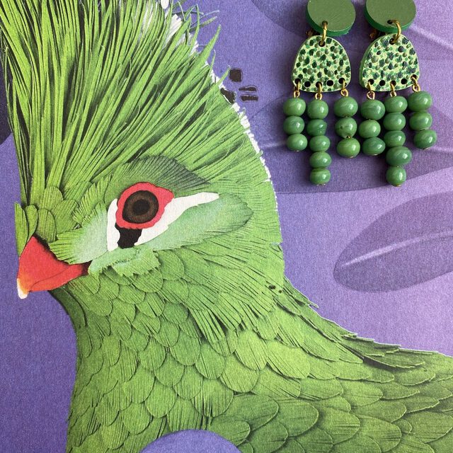 Boucles d'oreilles uniques n°014 en bois recyclé peintes à la main, Vert