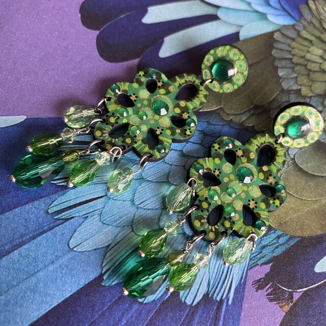 Boucles d'oreilles uniques n°040 en bois recyclé peintes à la main, Vert