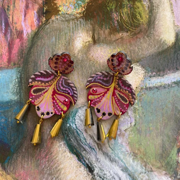 Boucles d'oreilles uniques n°125 en bois recyclé peintes à la main, Rose, Or, Violet