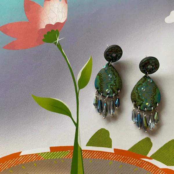Boucles d'oreilles uniques n°144 en bois recyclé peintes à la main, Vert