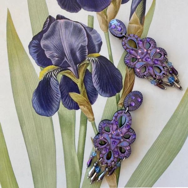 Boucles d'oreilles uniques n°138 en bois recyclé peintes à la main, Violet